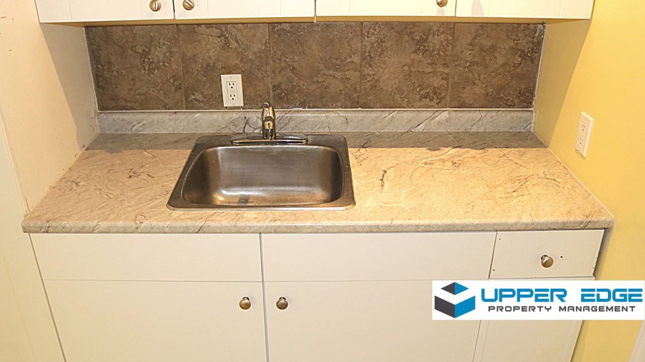 395 Ferry Rd - Photo 3 of 18