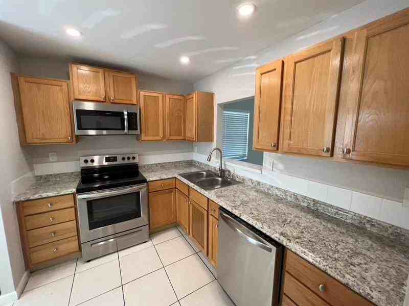 3148 North Dixie Highway - Photo 2 of 7