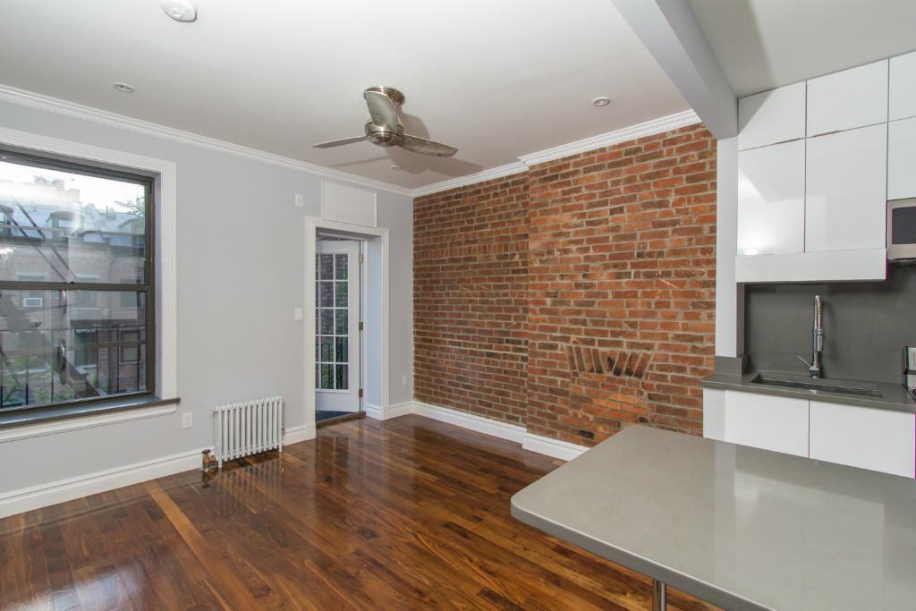 W 21st St #5 - Photo 2 of 5
