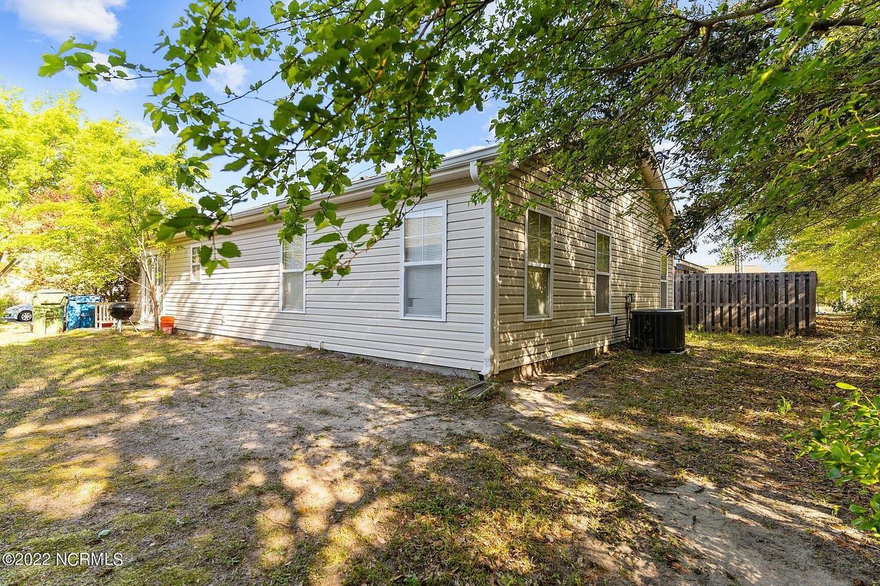 335 Virginia Ave - Photo 3 of 4