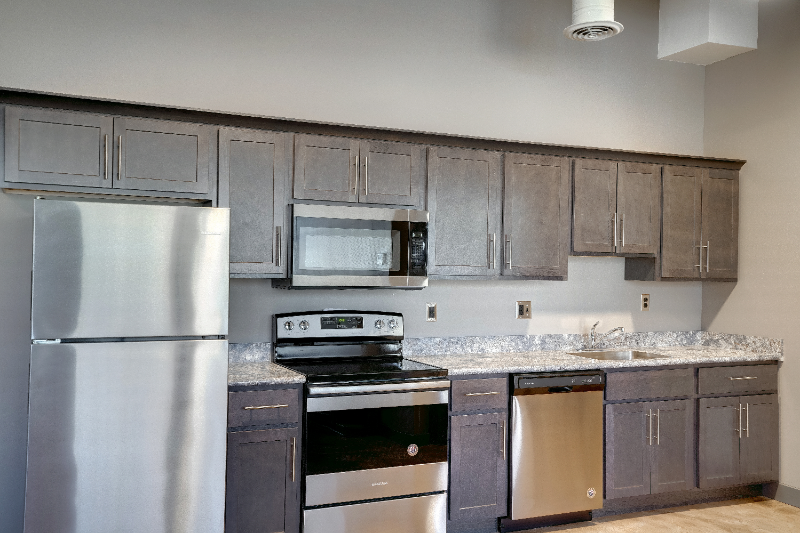 1009 Highland Ave - Photo 3 of 13