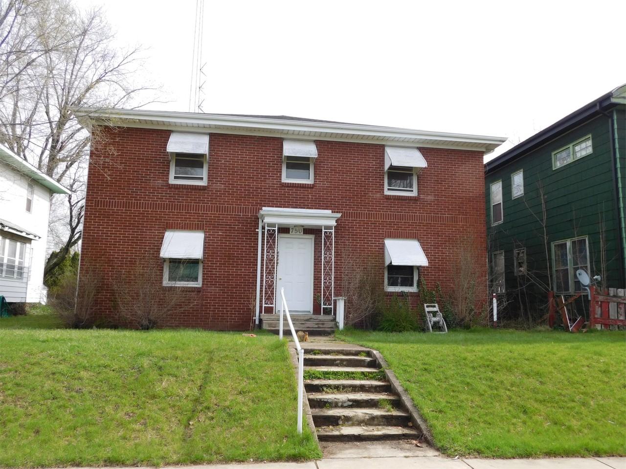 750 Portage AveApt. B #B - Photo 2 of 5