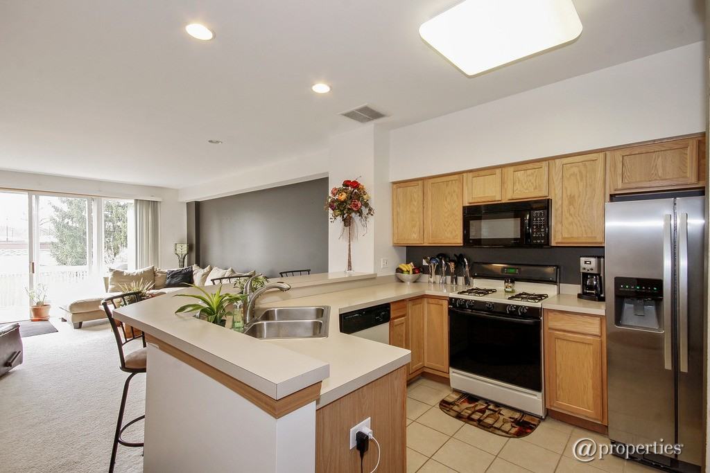 2734 Rockport Ln - Photo 3 of 6