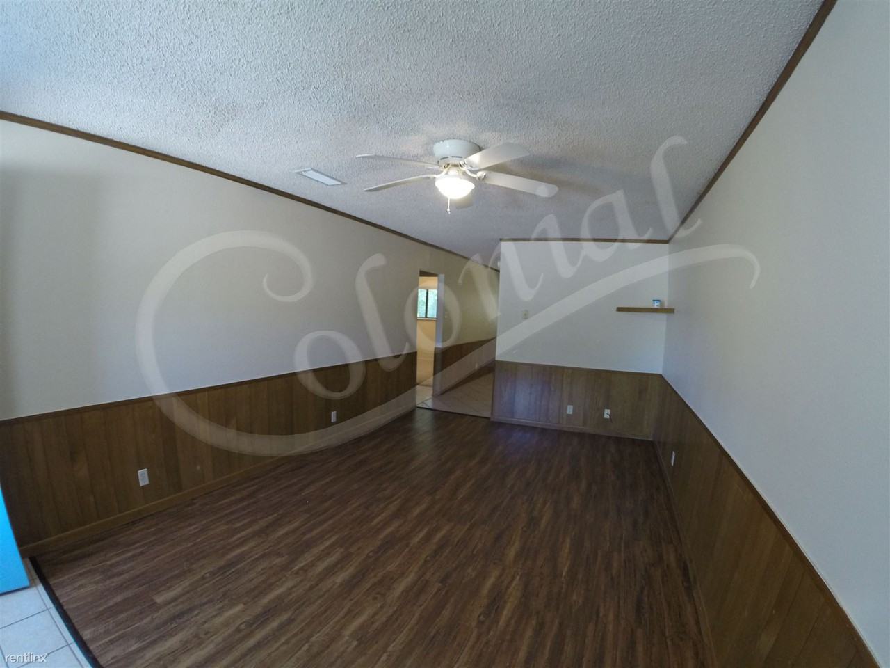 204 W Robin Ln - Photo 2 of 13