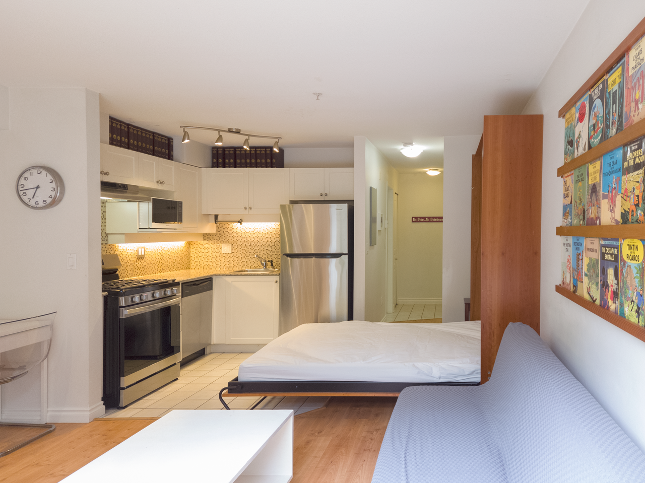 Yew St & W 10th Ave #101