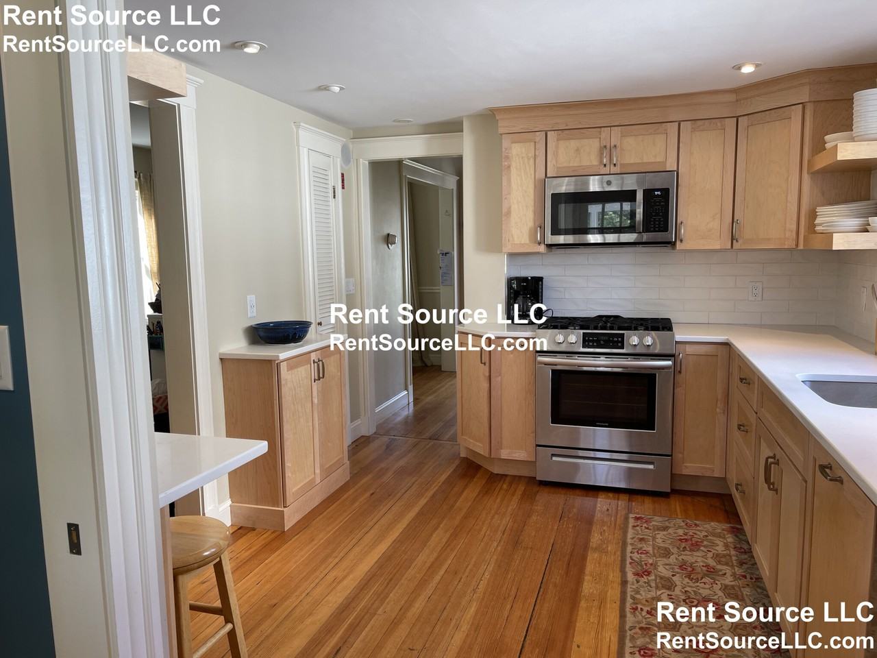 19 Tyler Ave - Photo 3 of 36