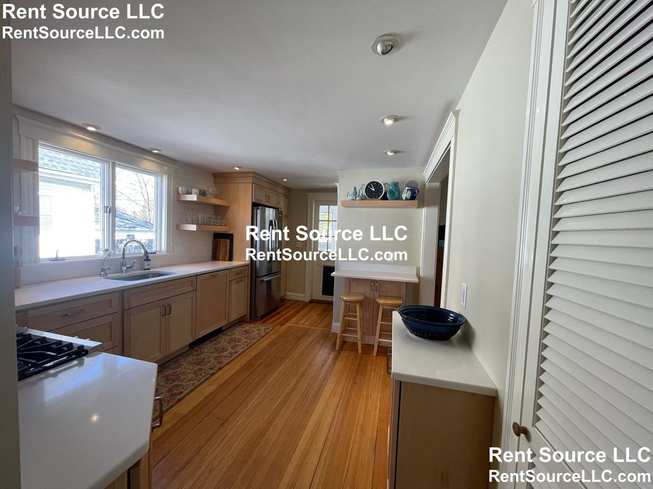19 Tyler Ave - Photo 5 of 36