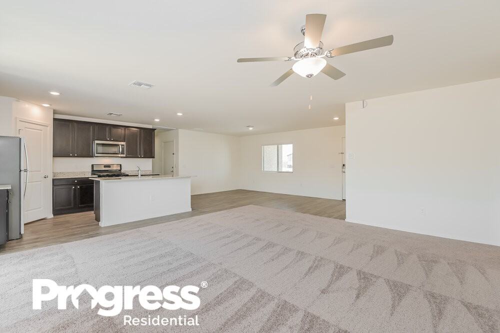 7481 W Jeffrey Rd - Photo 3 of 16