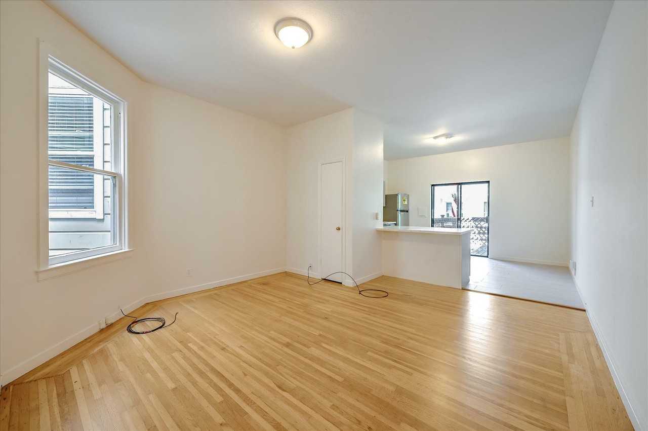 3312 16th St - Photo 3 of 14