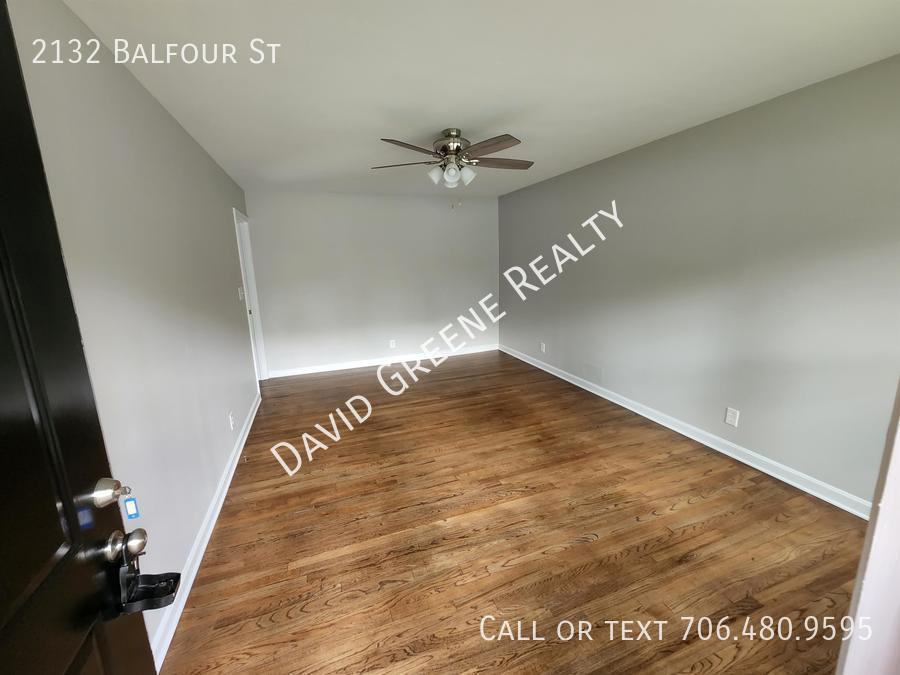 2132 Balfour St - Photo 3 of 24