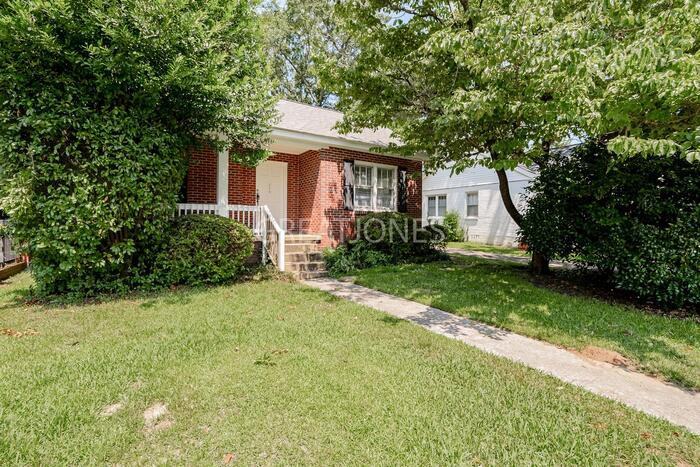 219 S Holly St - Photo 3 of 26