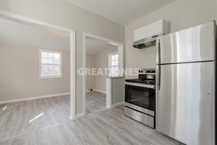 5719 Weston Ave - Photo 3 of 12