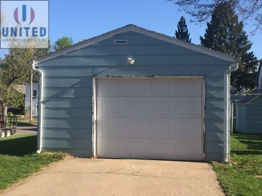 1824 W 6th St - Photo 2 of 9