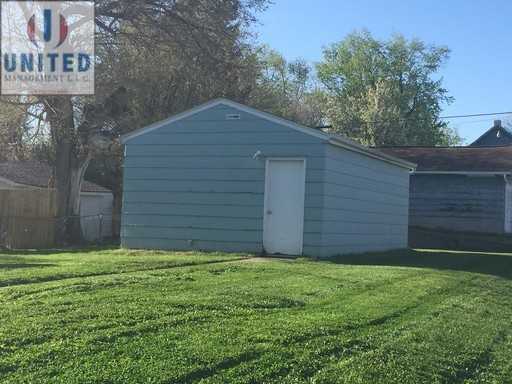 1824 W 6th St - Photo 3 of 9