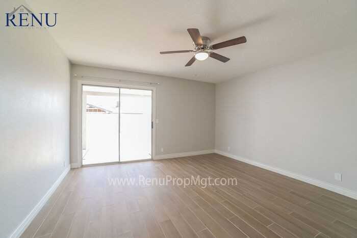 7419 W Hatcher Rd - Photo 2 of 17