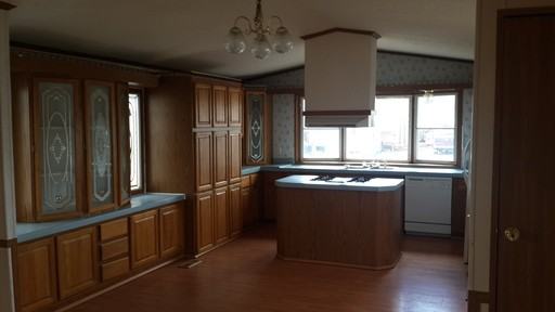 1237 Aspen Ave - Photo 2 of 8