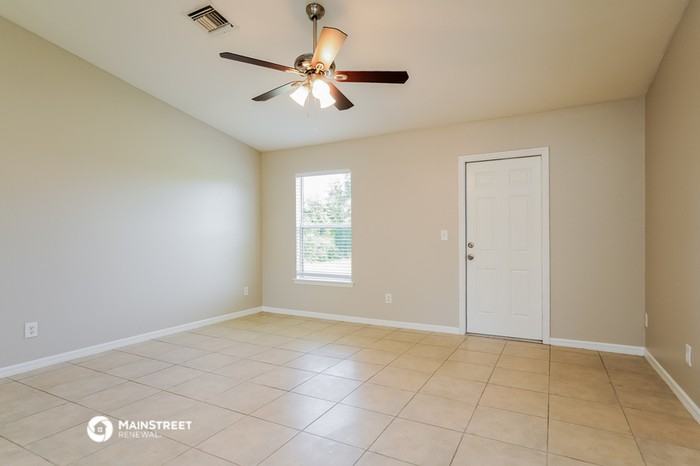 2802 50th St Sw - Photo 3 of 16