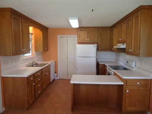 1094 Crawford Cove Rd - Photo 3 of 13