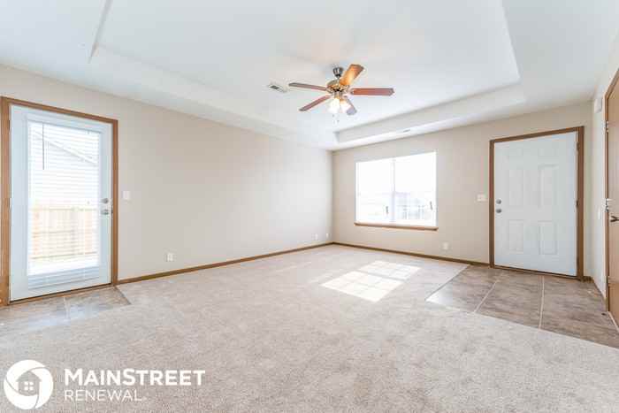 211 Palmer Ct - Photo 3 of 16