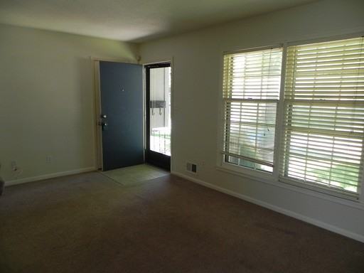 9005 Hunter St - Photo 3 of 13