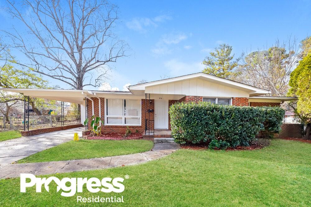 916 Daniel Cir - Photo 2 of 25