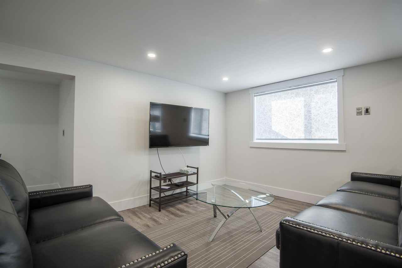 1429 Main St #0 - Photo 3 of 11