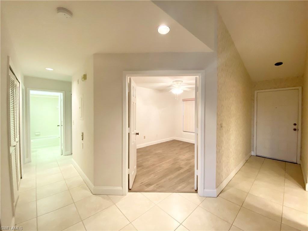 1427 Sw 47th Ter - Photo 3 of 32