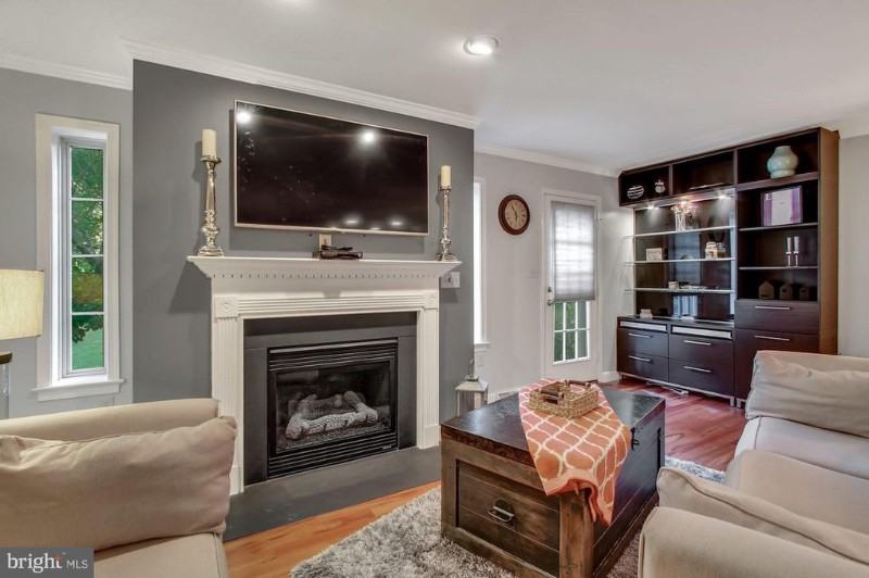 788 Sylvan Rd - Photo 6 of 24