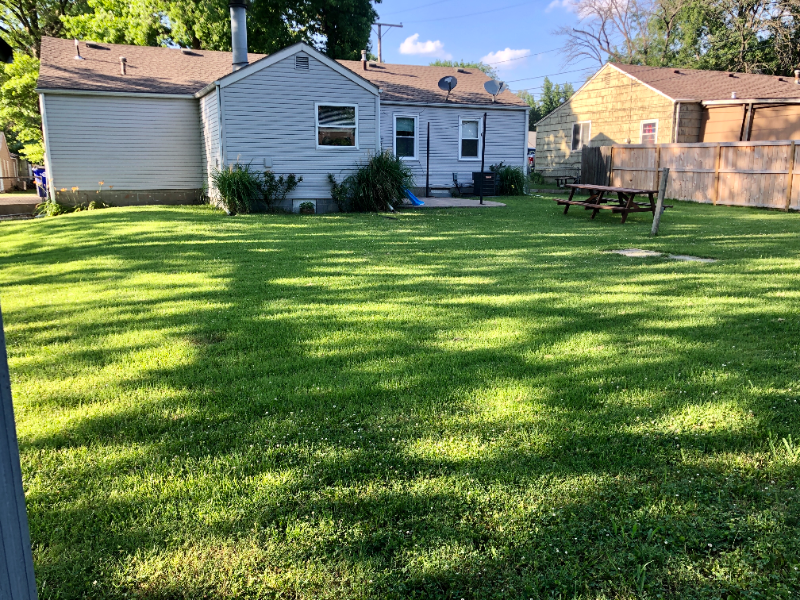 1109 E Fredrickson Dr - Photo 3 of 17