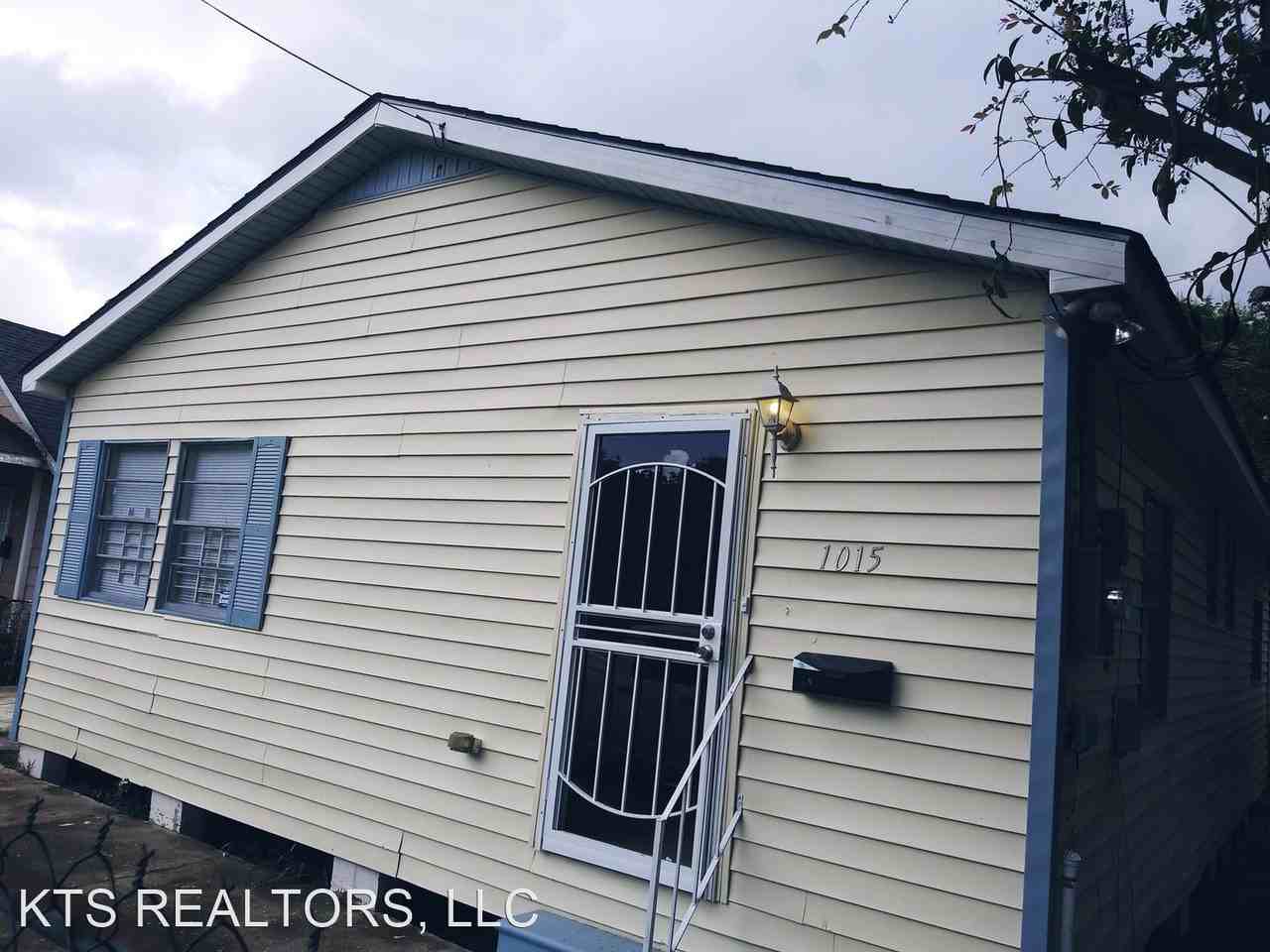 1015 Egania St - Photo 2 of 20