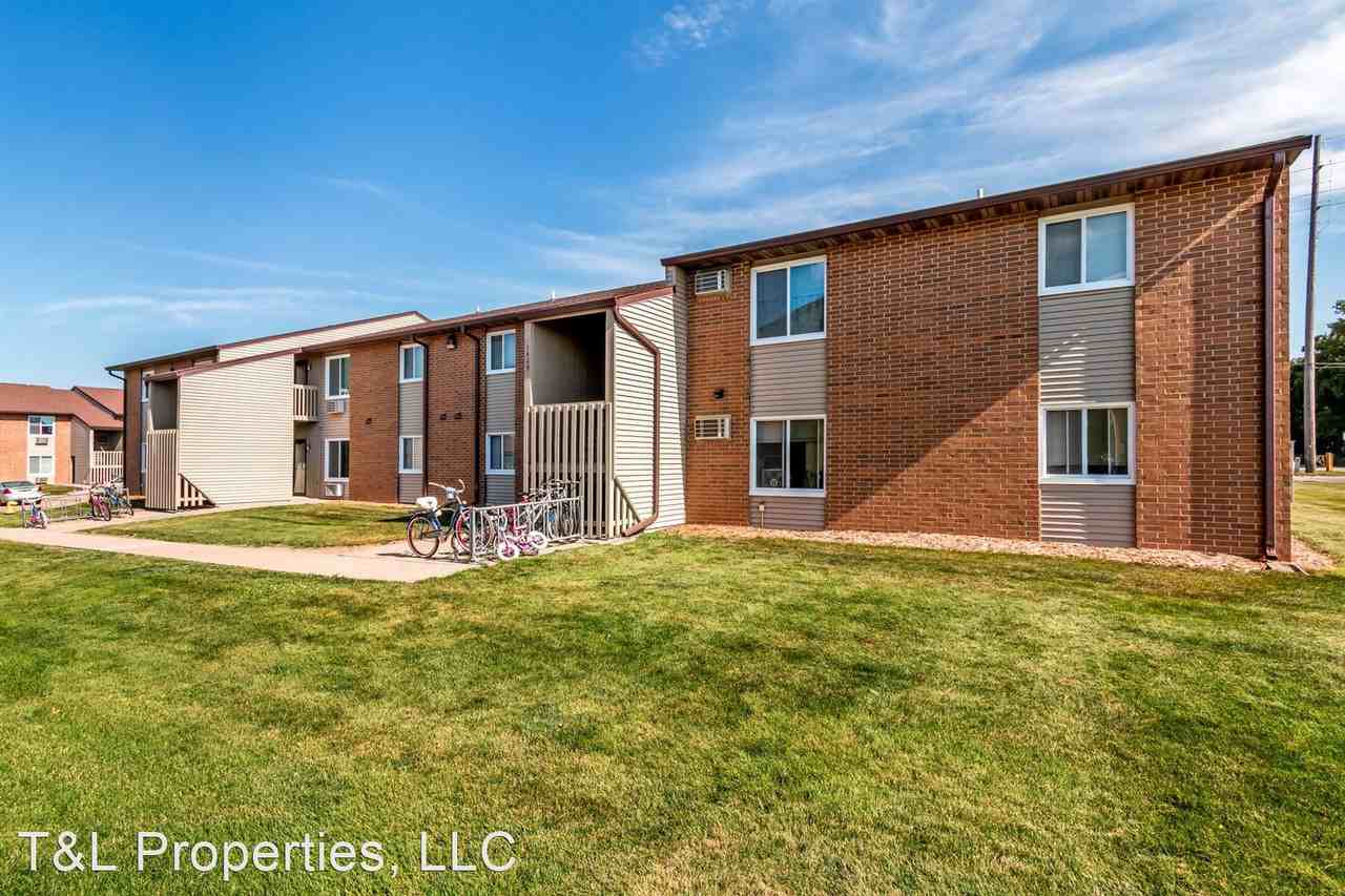 Indianola Park II Apartments 905 905 N 15th St & 1409 E Iowa Ave