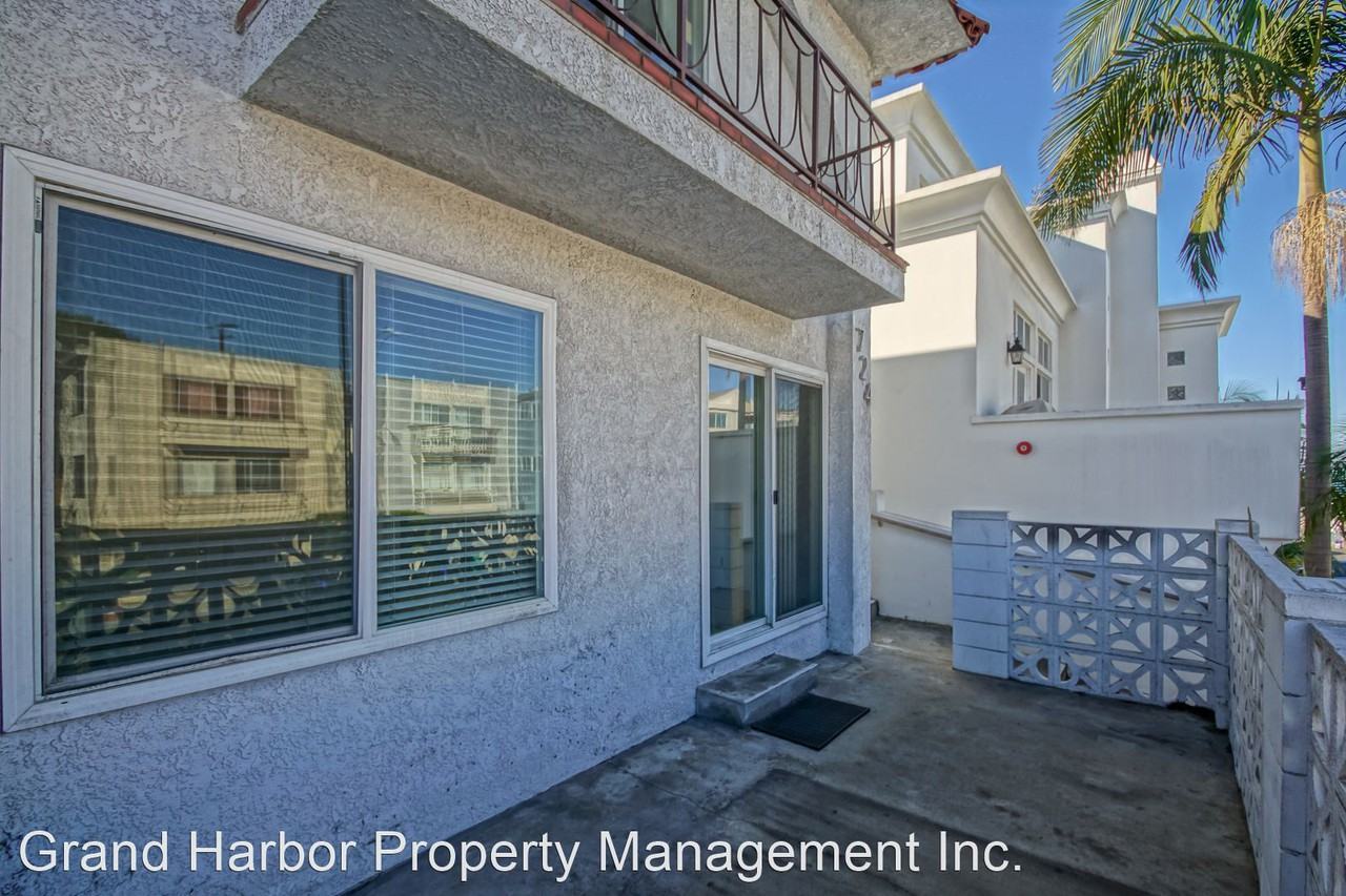 724 Manhattan Beach Blvd - Photo 3 of 50