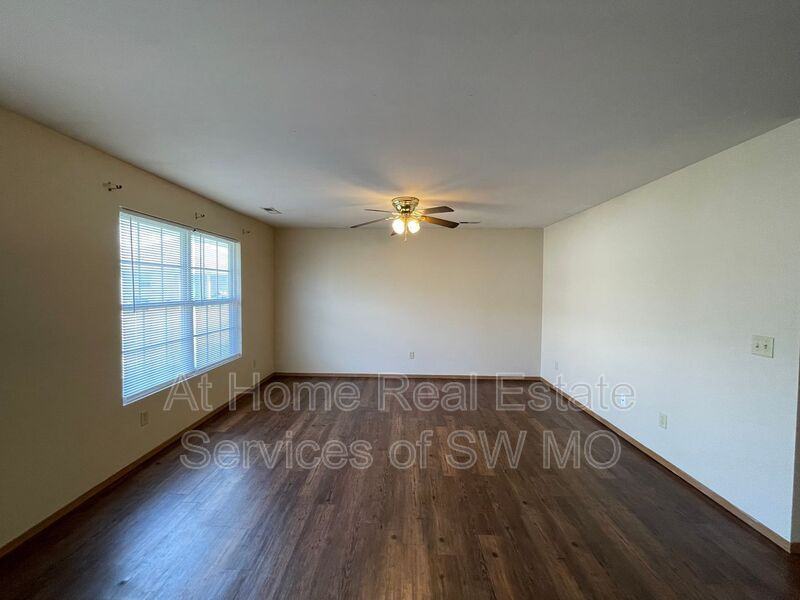 1136 S Clifton Ave - Photo 2 of 11