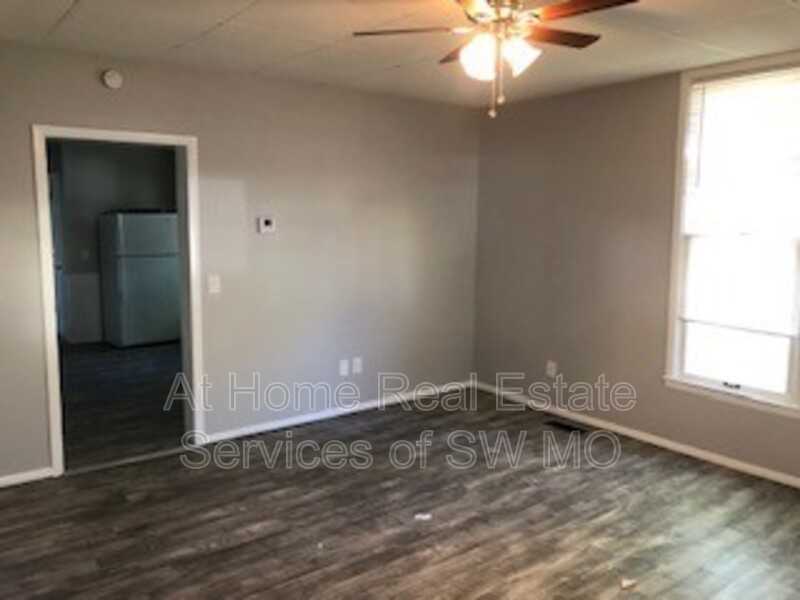 635 S Main Ave #1 - Photo 2 of 5