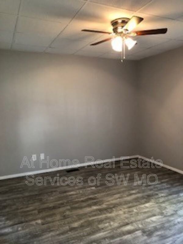 635 S Main Ave #1 - Photo 3 of 5