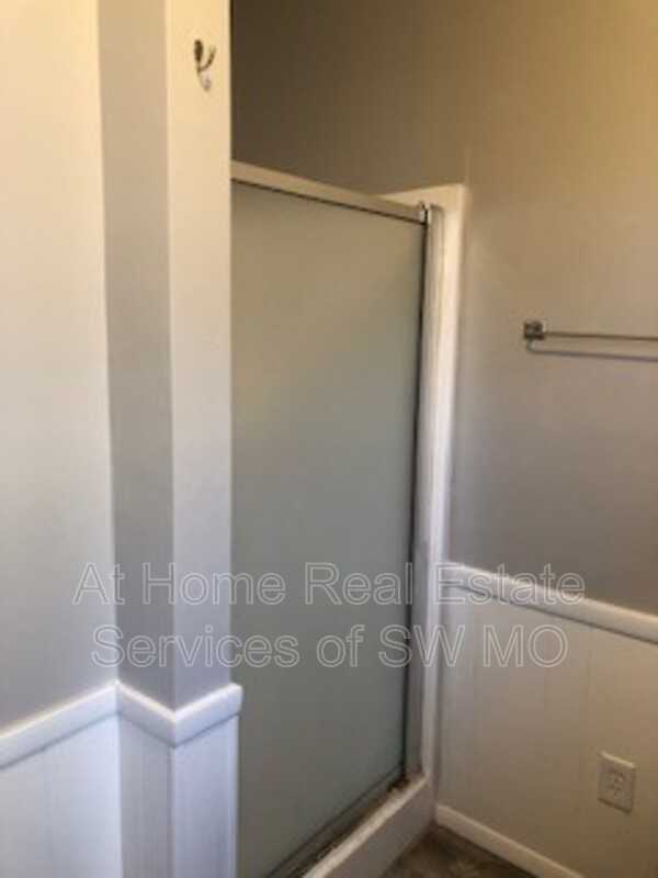 635 S Main Ave #1 - Photo 5 of 5