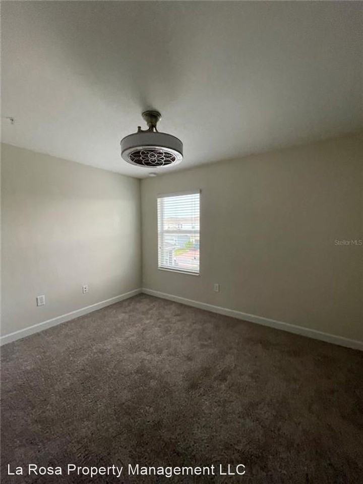11731 Fiction Ave - Photo 3 of 19