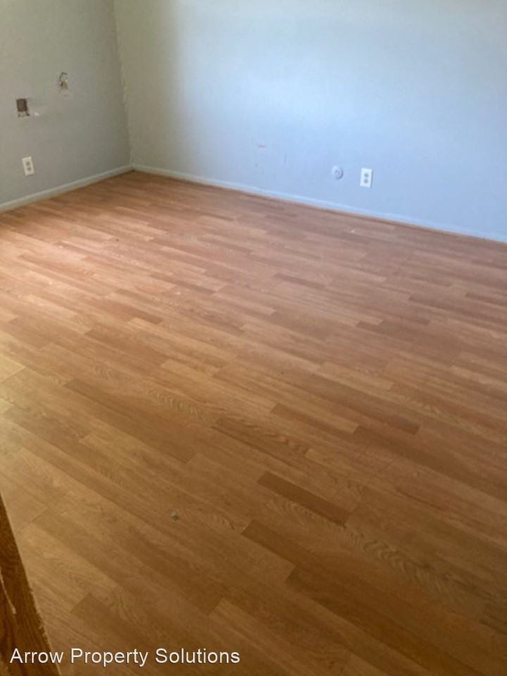 West 150 - Photo 2 of 7