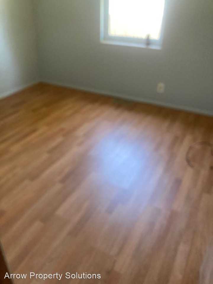 West 150 - Photo 3 of 7
