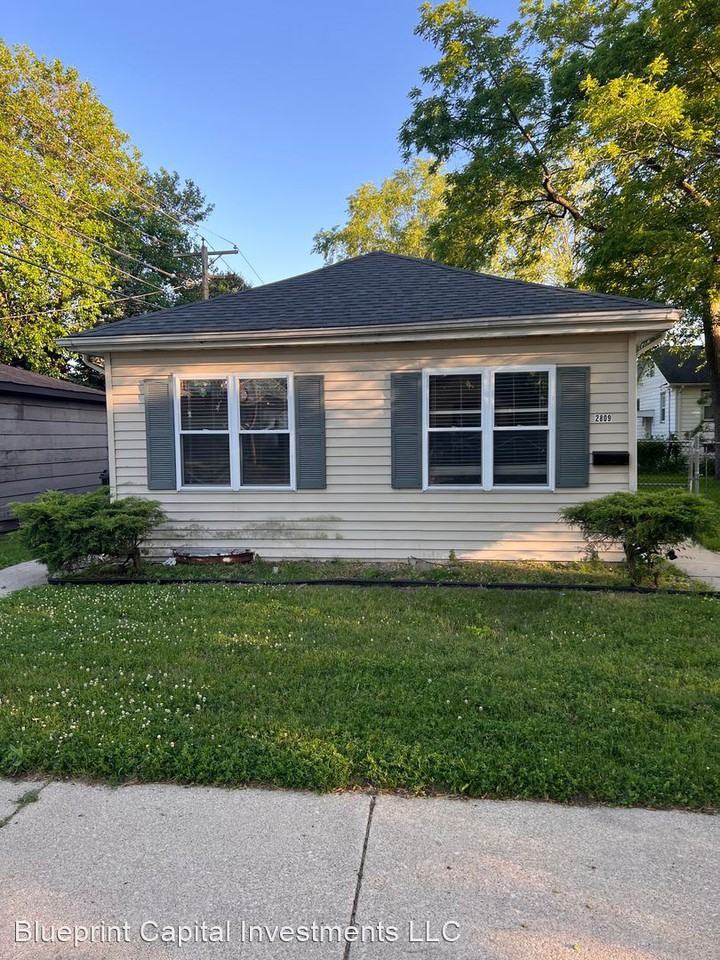 2809 183rd St - Photo 2 of 7