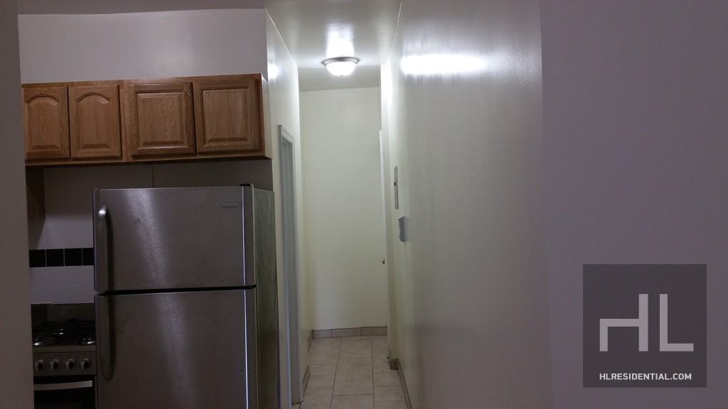 38-12 Astoria Blvd S 4 - Photo 2 of 7