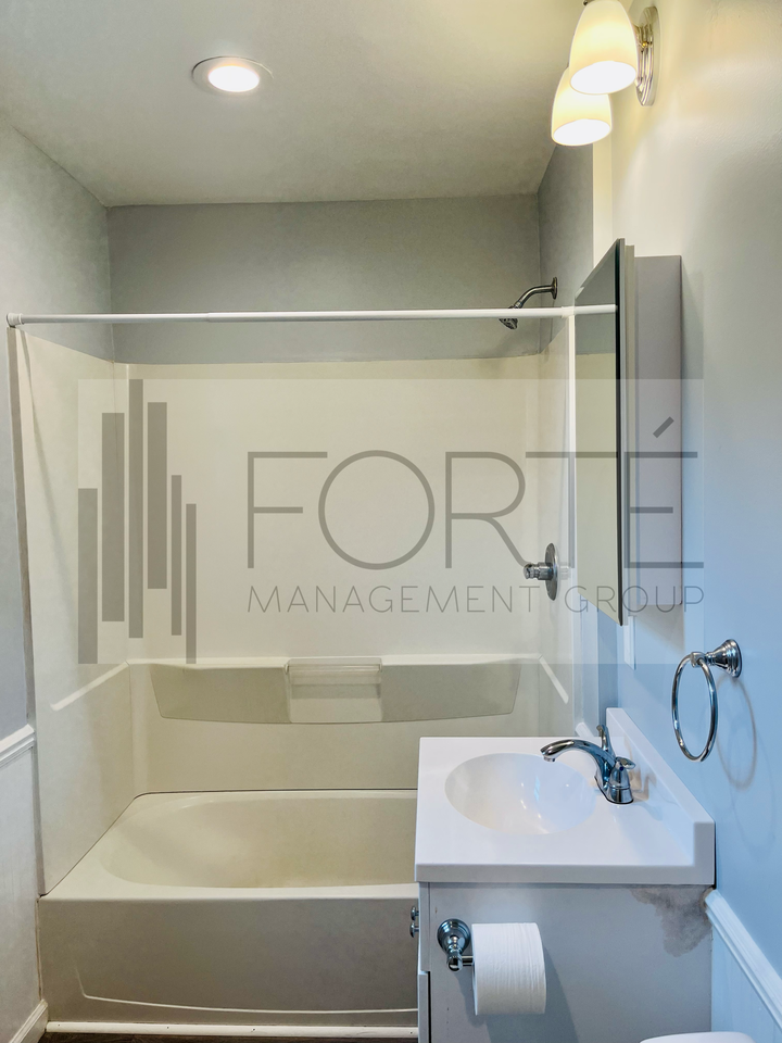 810 Boyd St - Photo 3 of 4