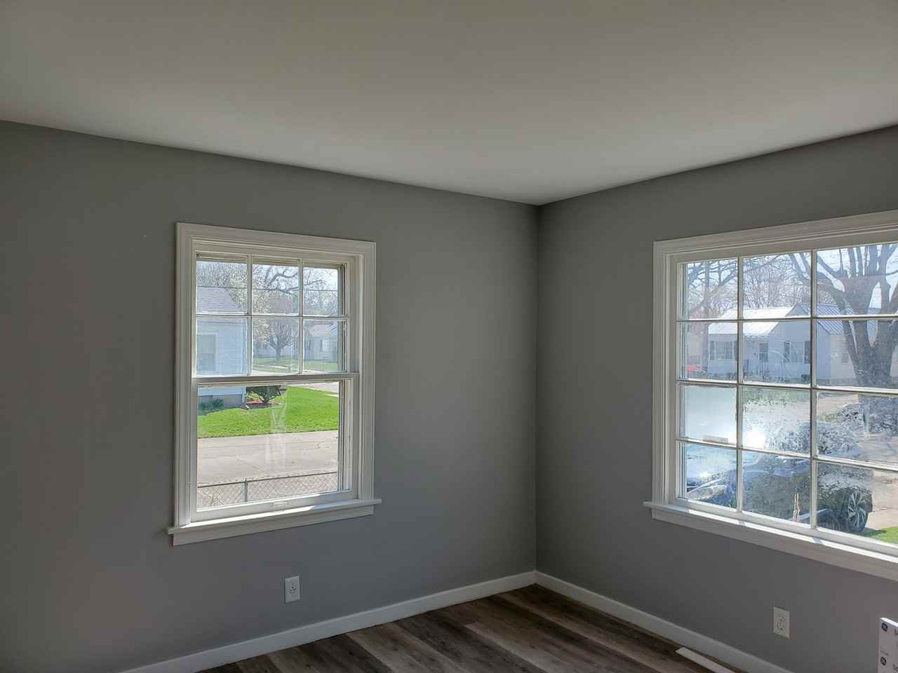 1428 W Marietta St - Photo 2 of 7