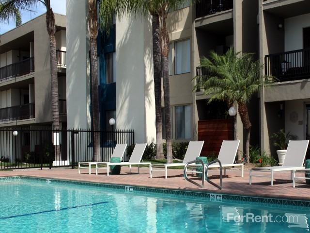 Azul Apartment Homes - Photo 3 of 17