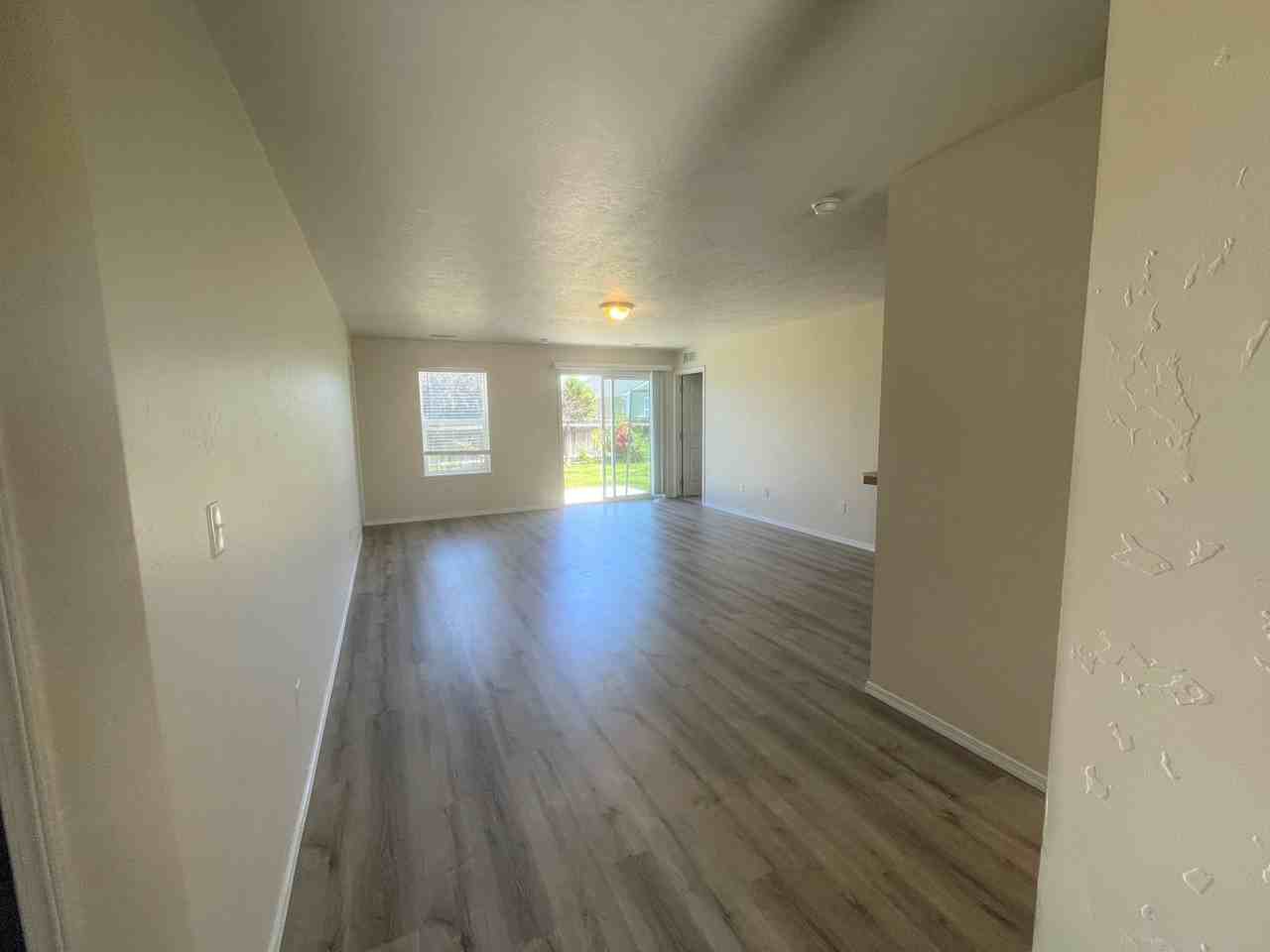 16220 Plow Ave - Photo 2 of 9