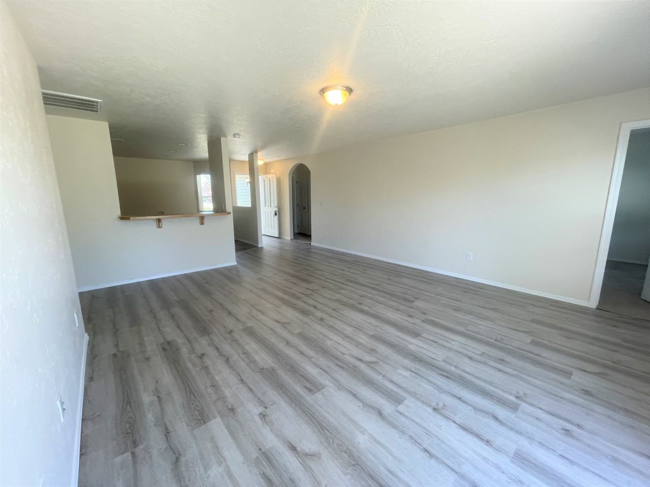 16220 Plow Ave - Photo 3 of 9