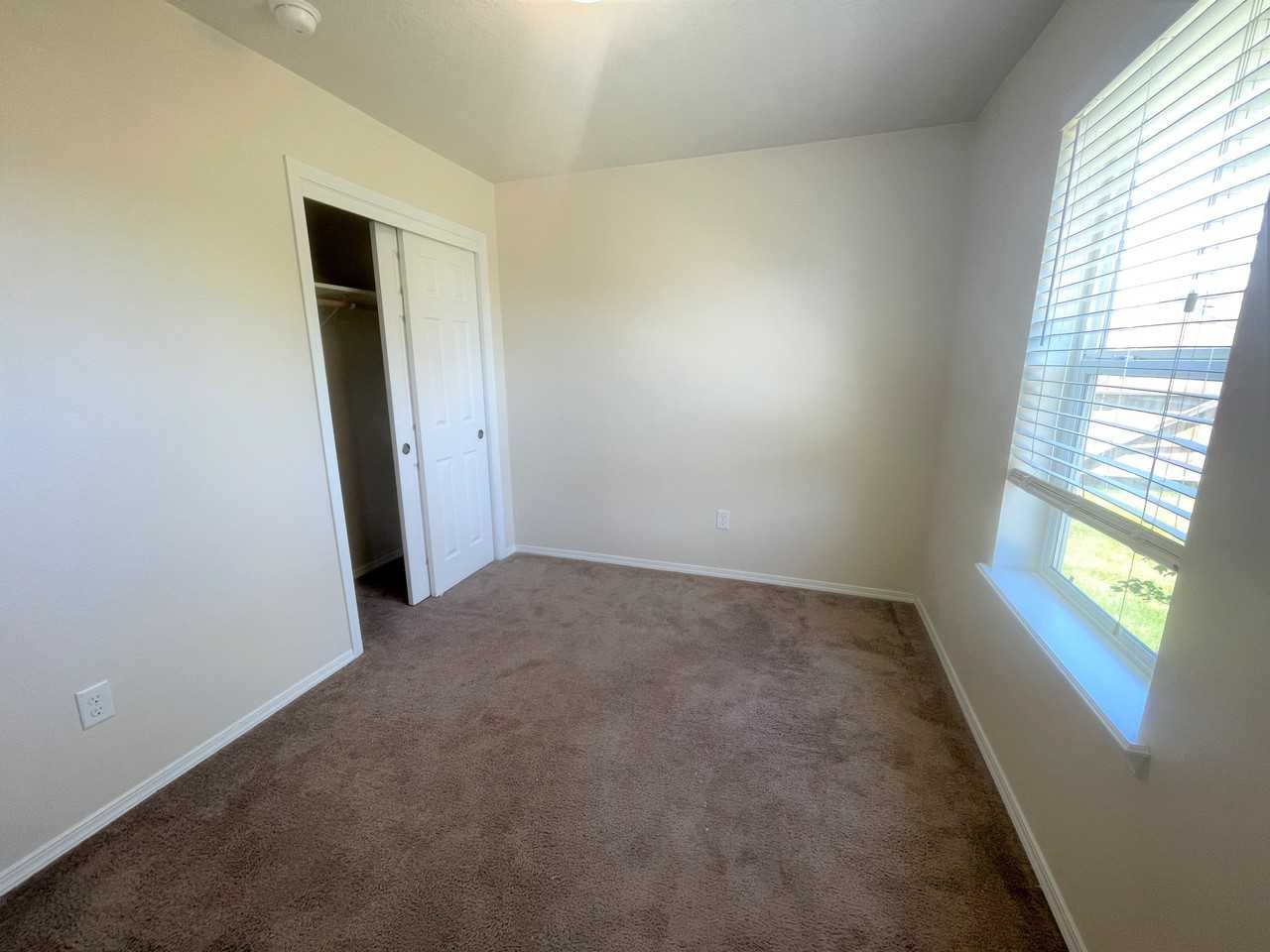 16220 Plow Ave - Photo 7 of 9