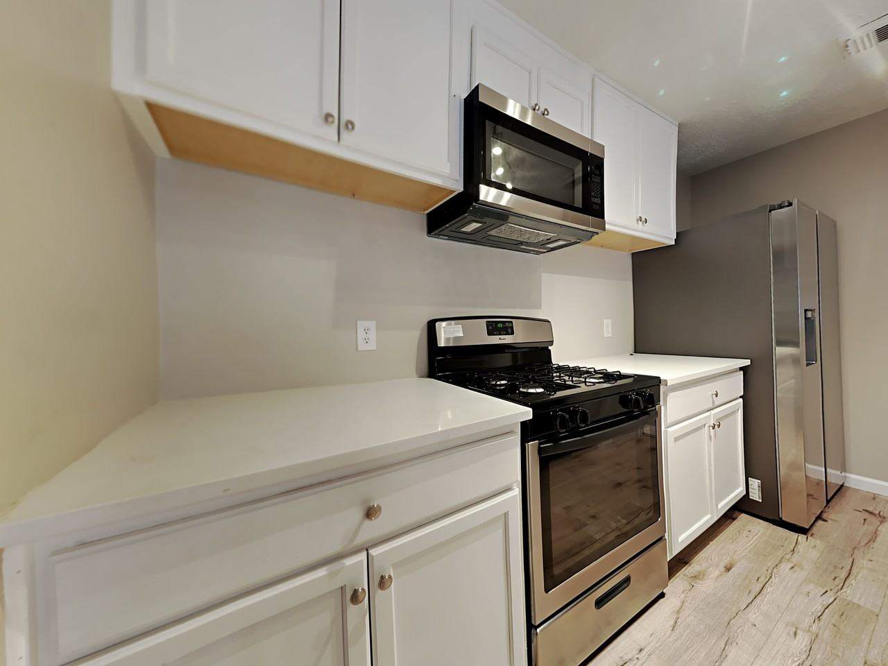 7419 San Simeon Dr - Photo 2 of 9