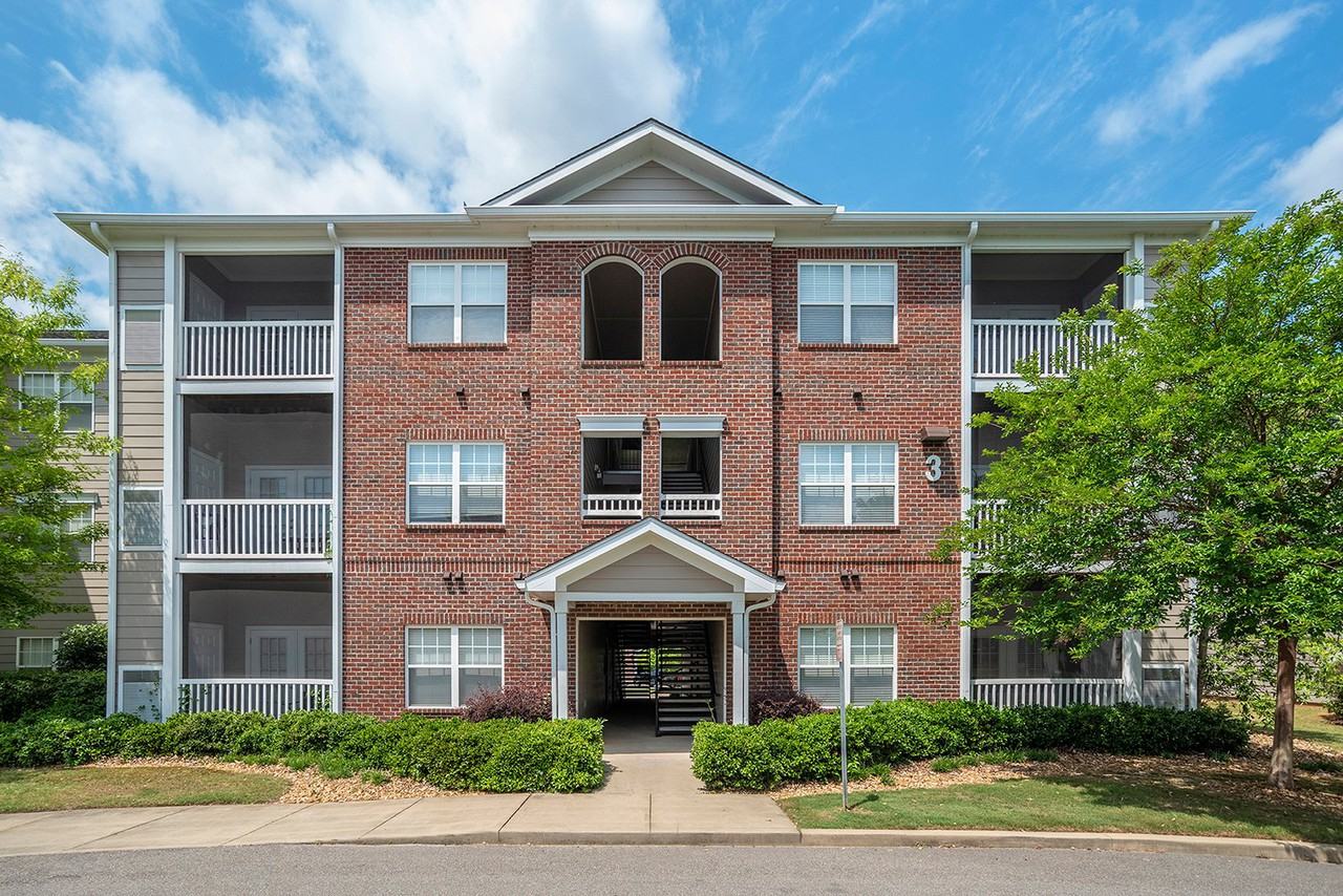 Apartments Near Montgomery Broadstreet at EastChase for Montgomery Students in Montgomery, AL