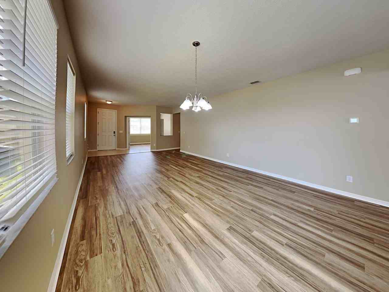 5008 Gandross Ln - Photo 3 of 22